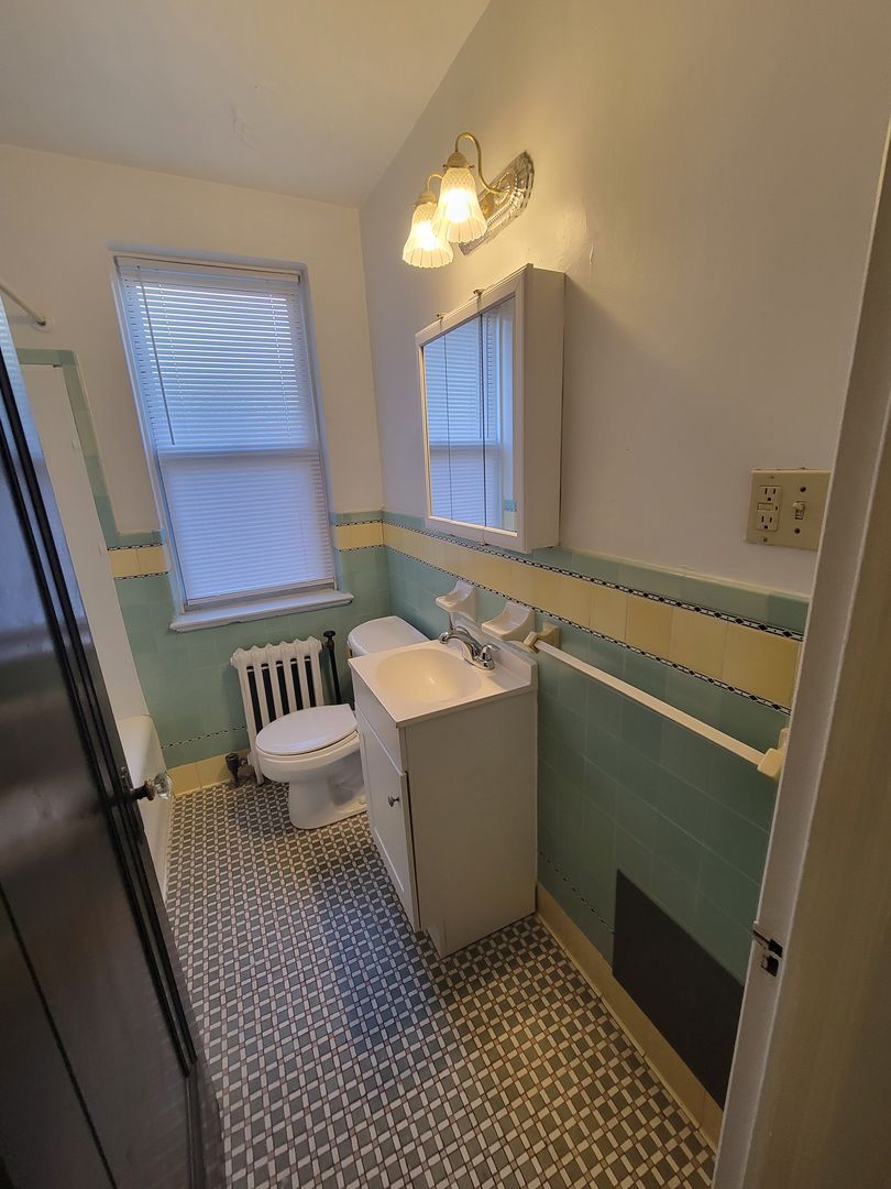 585 S Negley Ave – photo 5