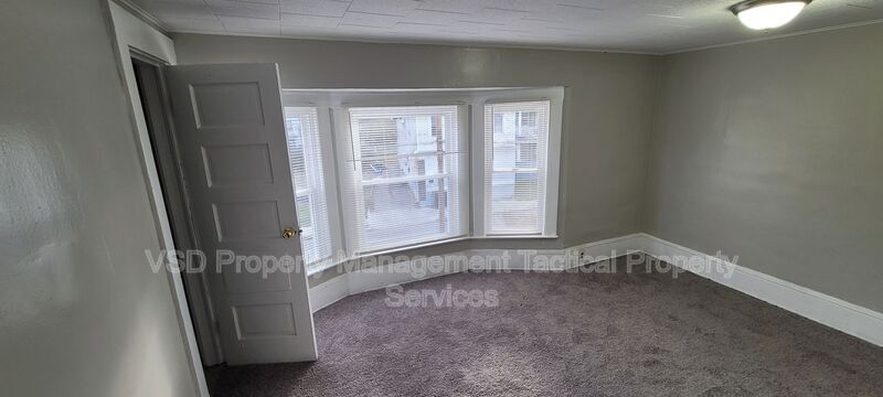 7523 Aetna Rd – photo 4