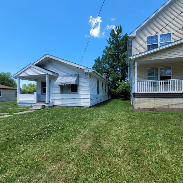 15205 Lincoln Ave – photo 2