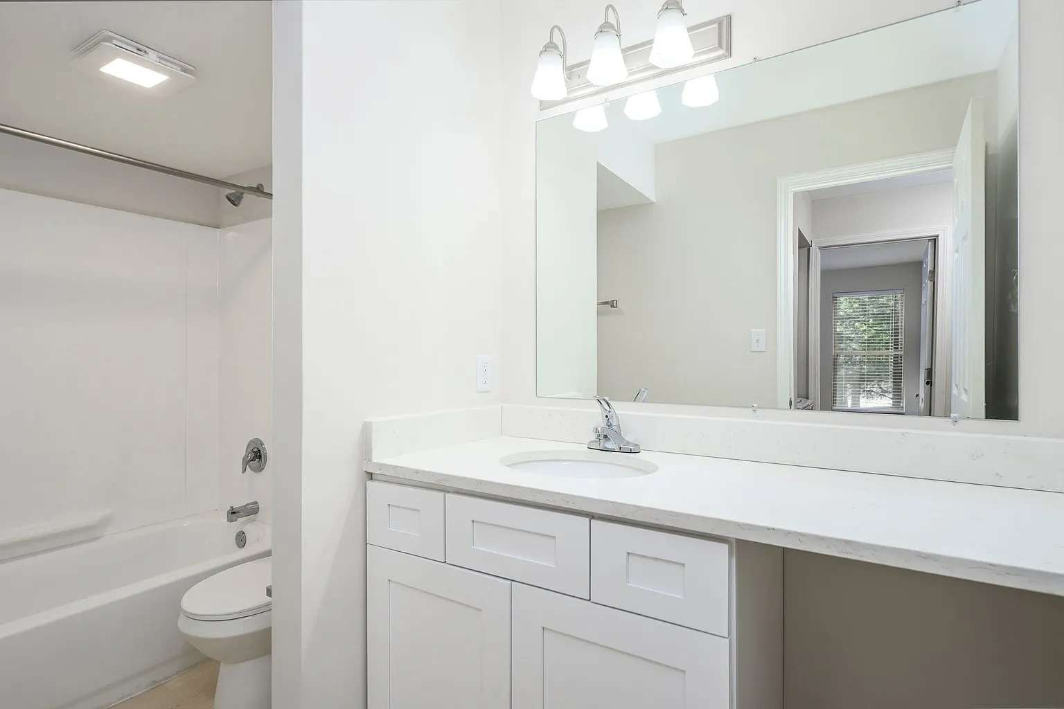 Oak Forest Apartments – photo 3