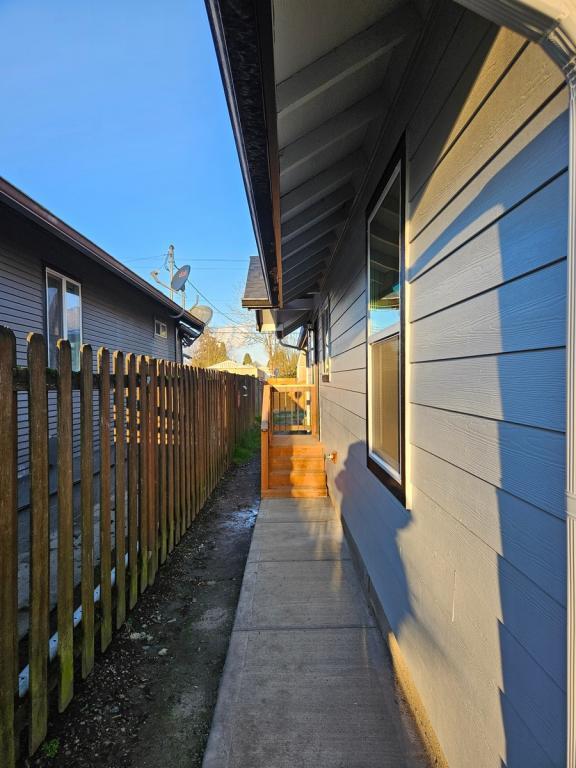 325 17th Ave – photo 3