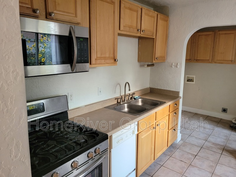 417 E Cleveland Ave – photo 2