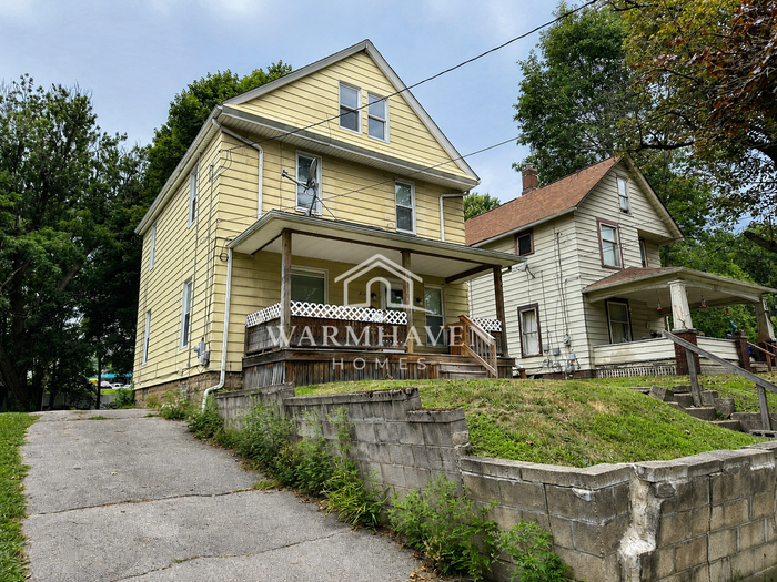 212 Gale St – photo 1