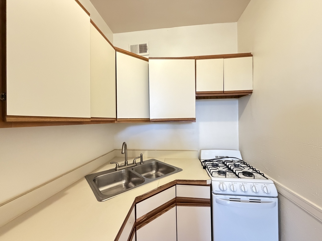 338 Park Ave unit 20 – photo 4