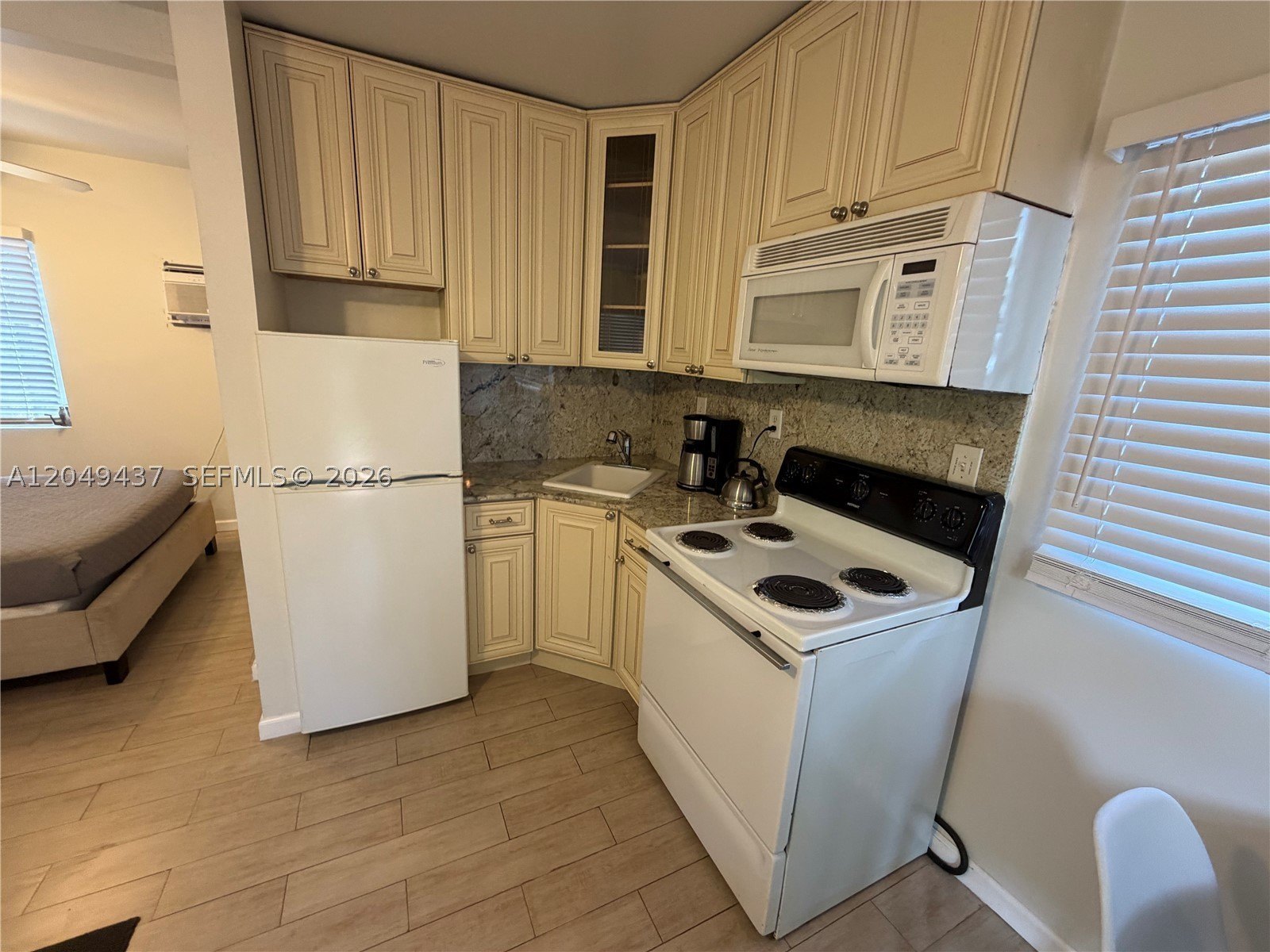 530 NE 11th Ave #B – photo 4