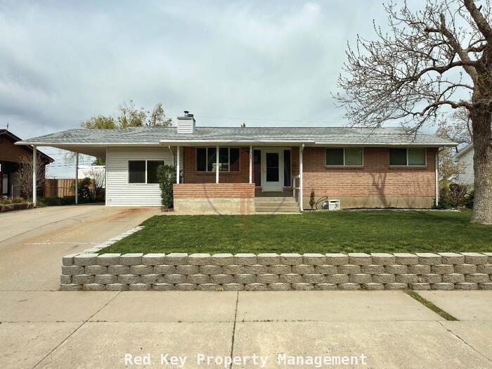 543 Stansbury Ave unit b – photo 1