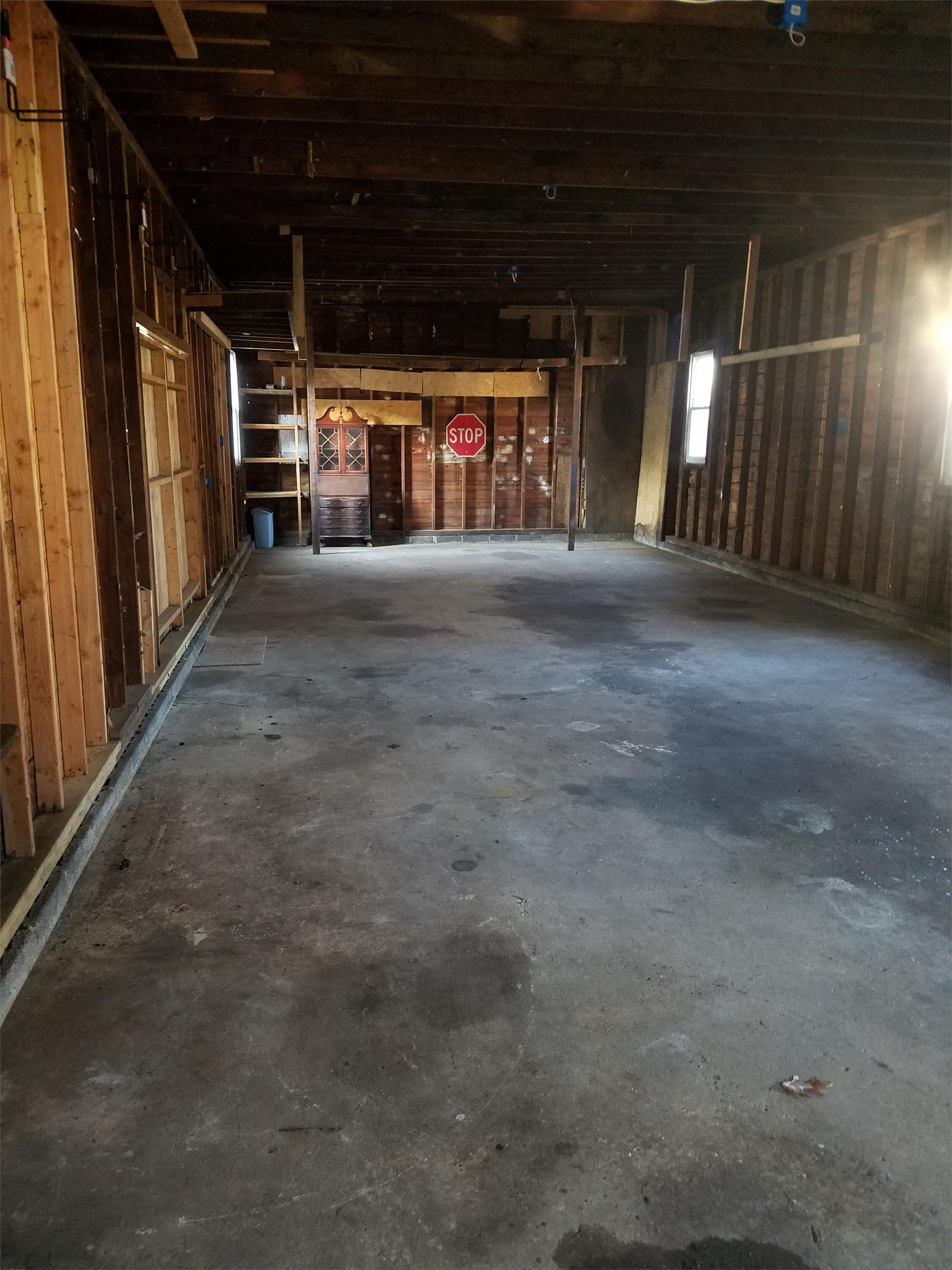 711 Bridgeboro St – photo 3