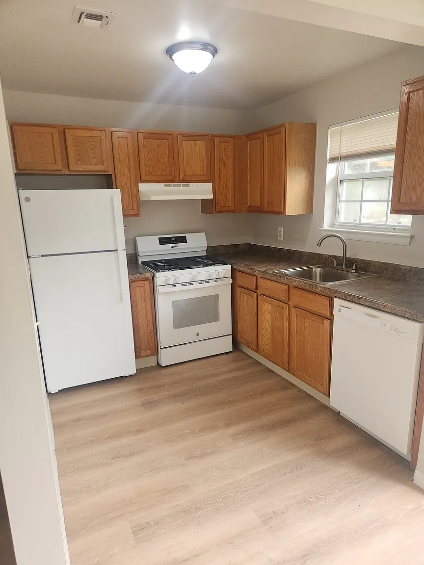 Pine Gate Apartments – photo 2