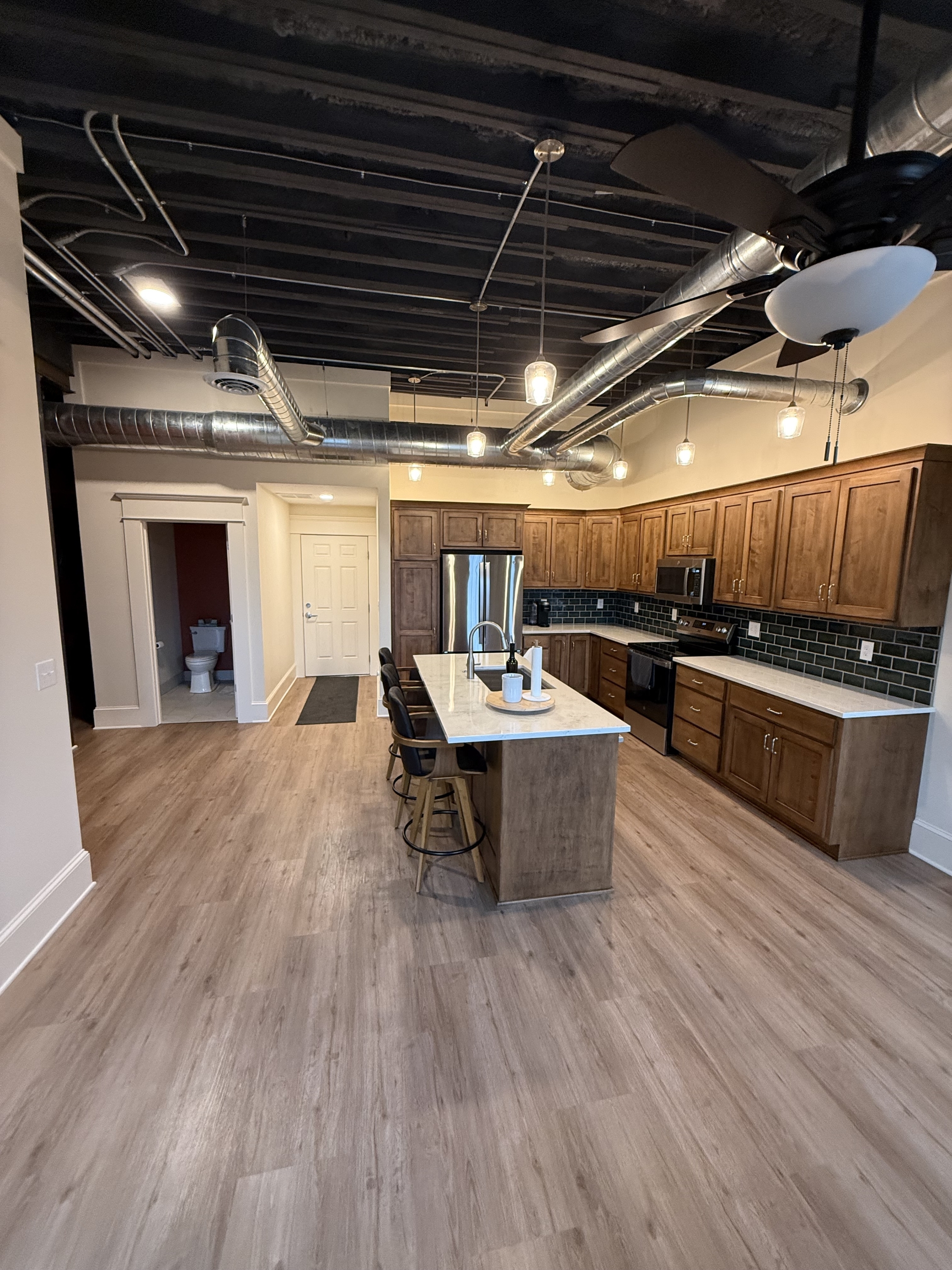 33 N Broad St – photo 1