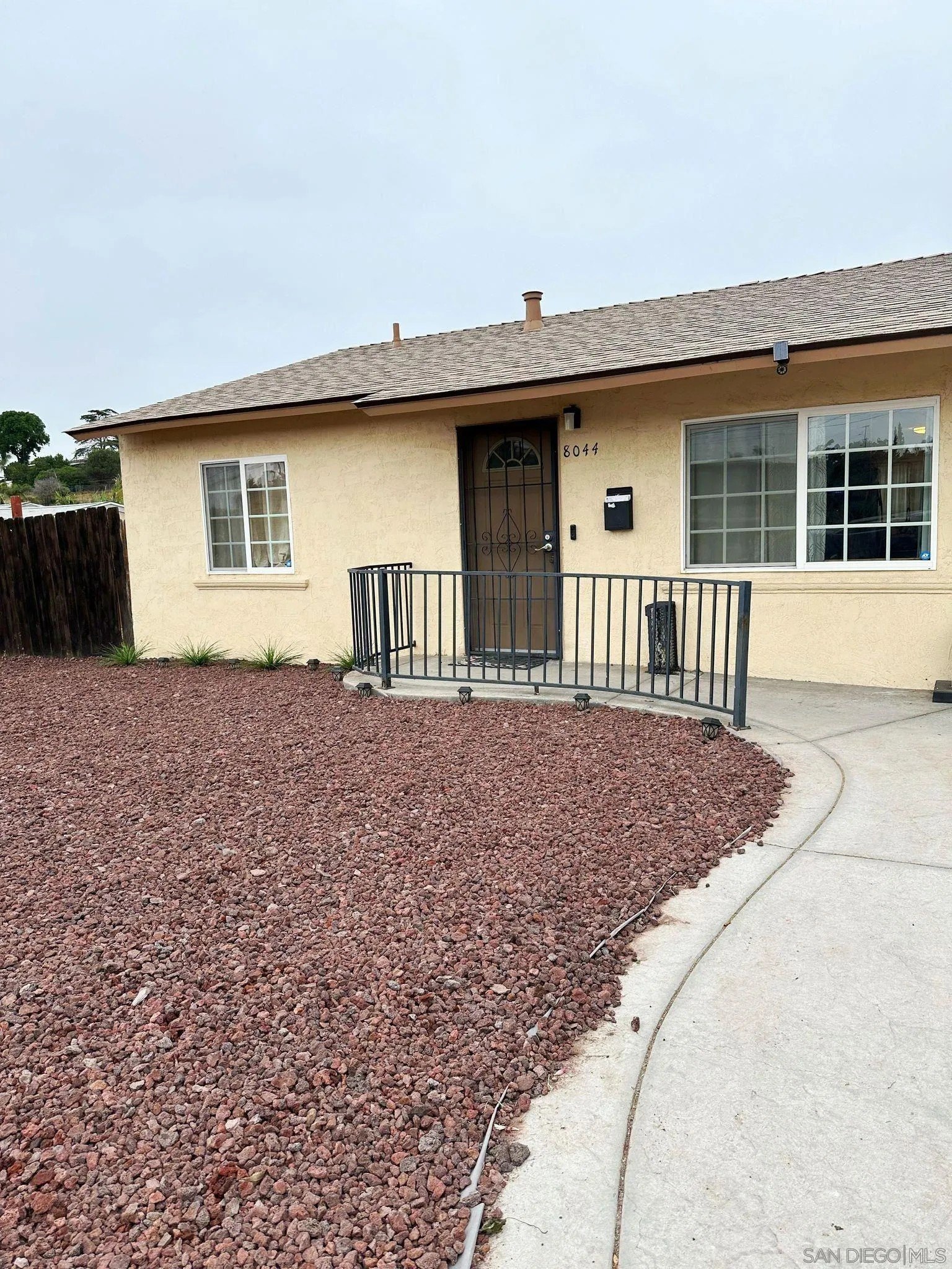 8044 Solana St – photo 2
