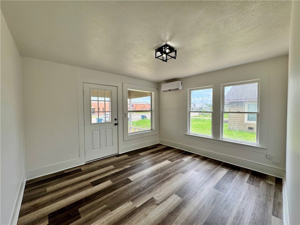 500 W Merriman St – photo 5
