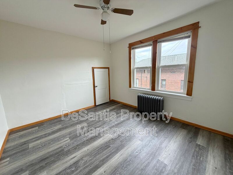 42 Warren St – photo 3