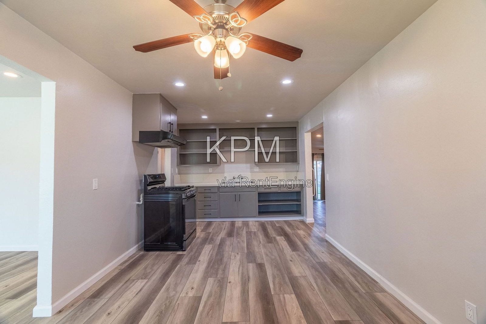 4248 E 4th St – photo 4