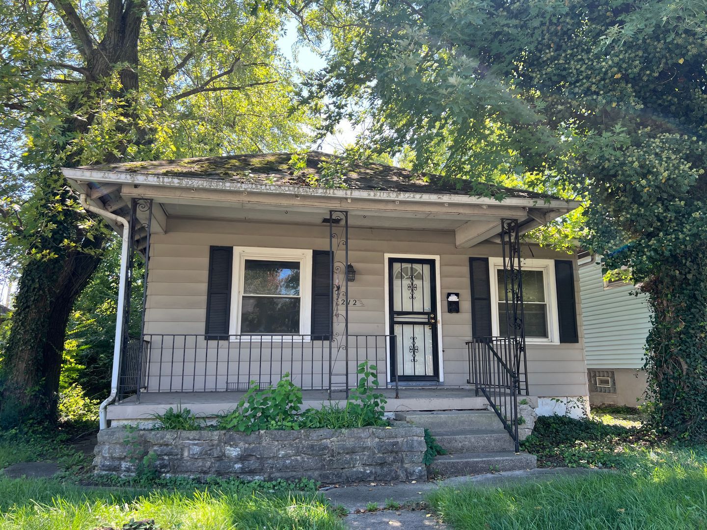 212 E Siebenthaler Ave – photo 1