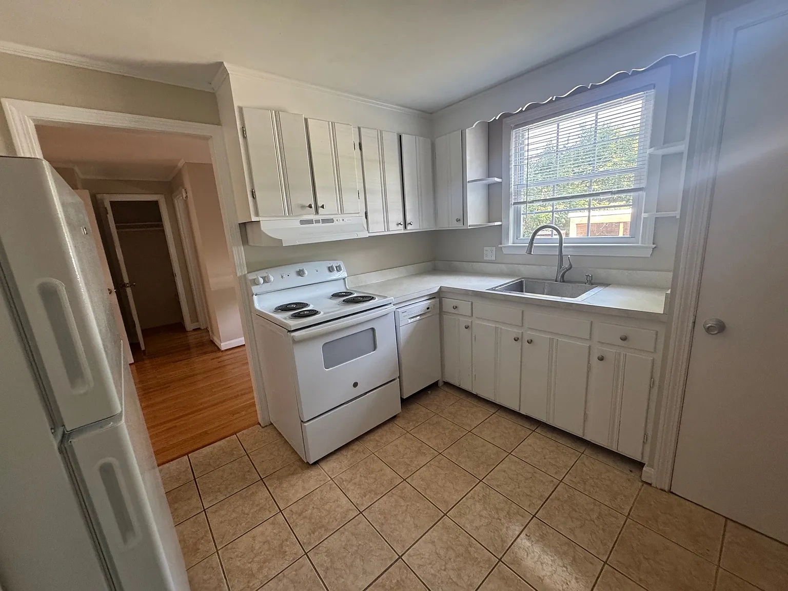 Sedgwick & Woodrow Apartments – photo 5