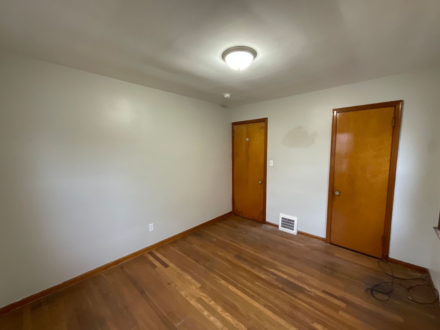 11013 Lincoln Ave – photo 4