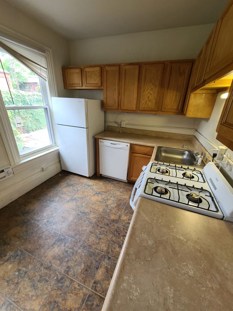 4521 Centre Ave unit #2 – photo 4