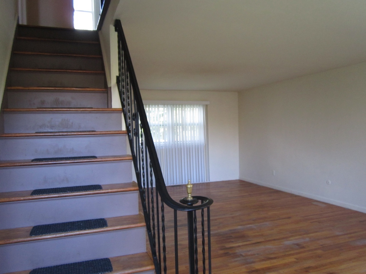 165 S Maryland Ave – photo 2