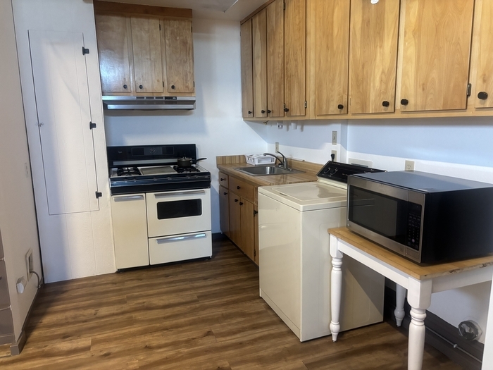 310 W Lupton St – photo 4