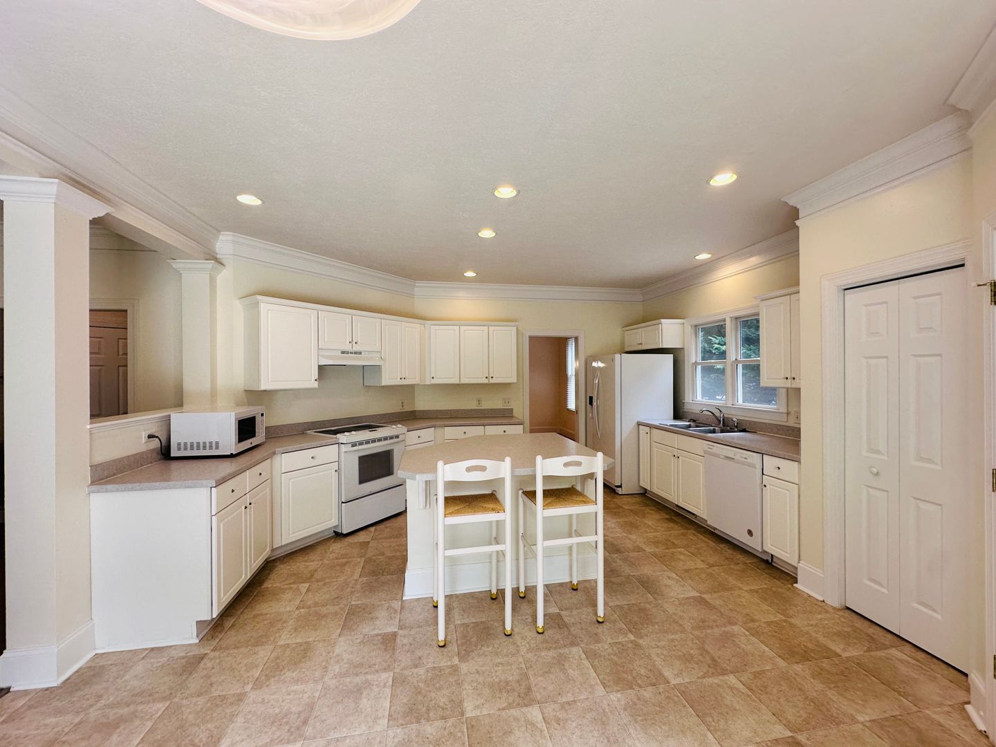410 Alleghany St – photo 3