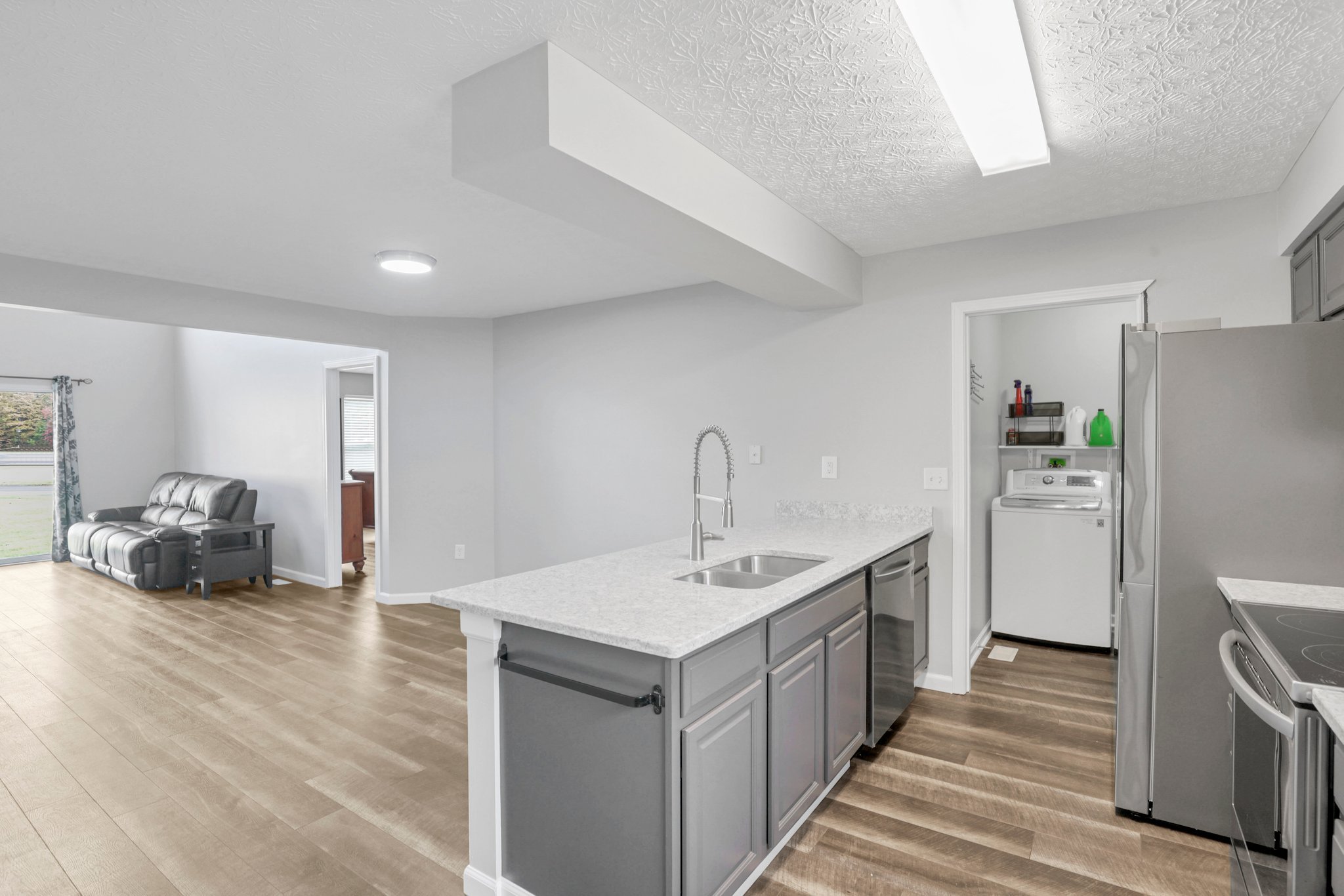 920 Sara Ct unit 920 – photo 3