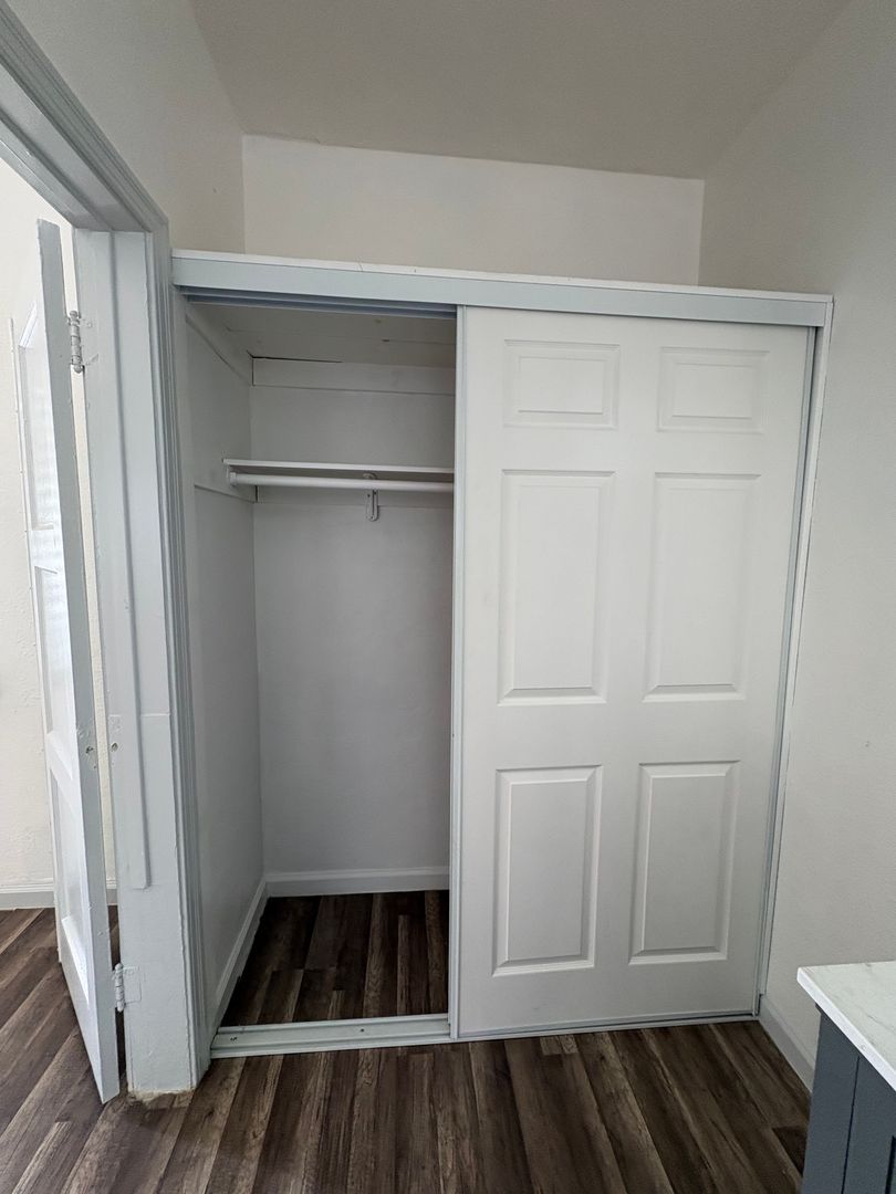 1000 Redondo Ave unit Unit 1 – photo 5