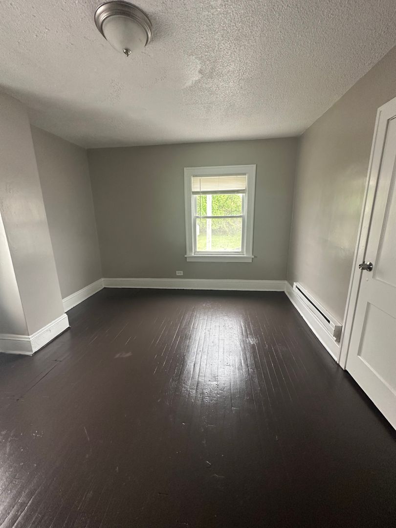 906 E 130th St – photo 5