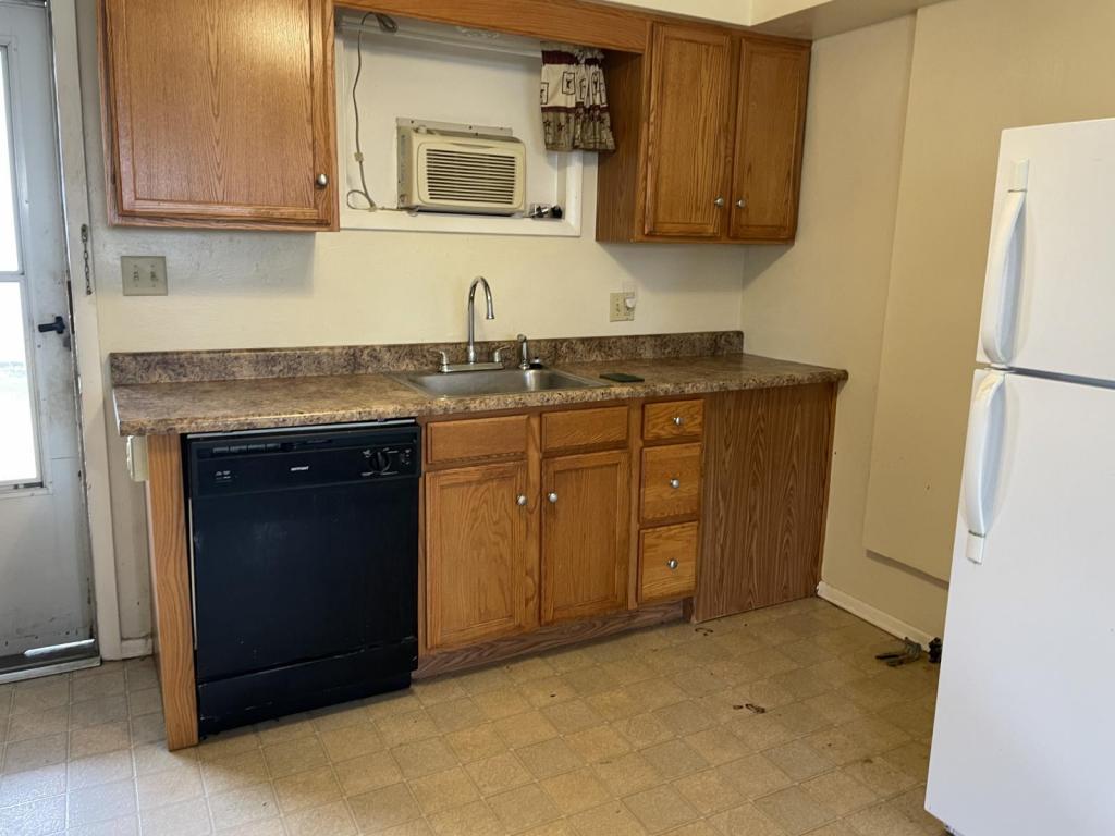 1017 Lilac St – photo 3