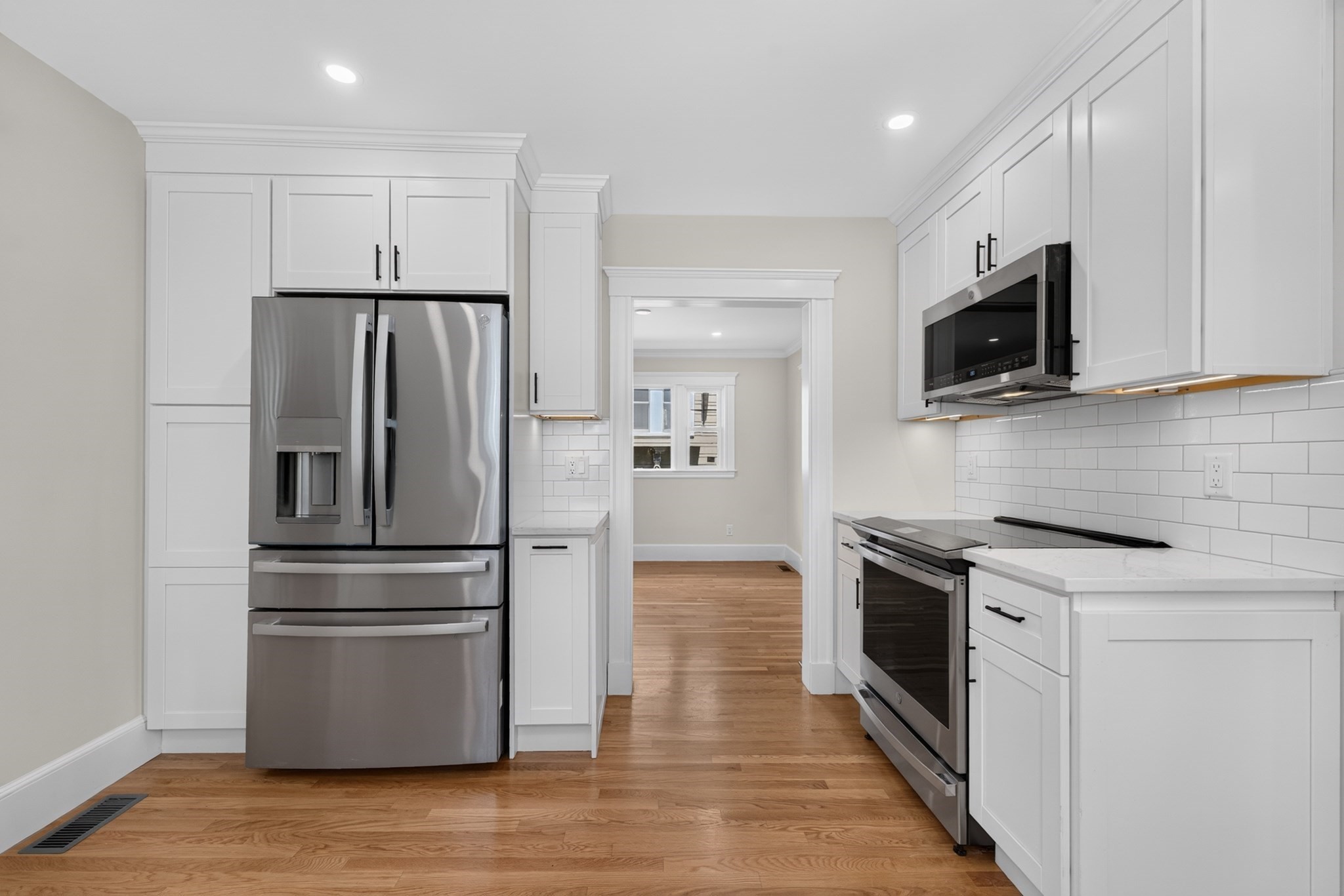 47 Ronald Rd – photo 3