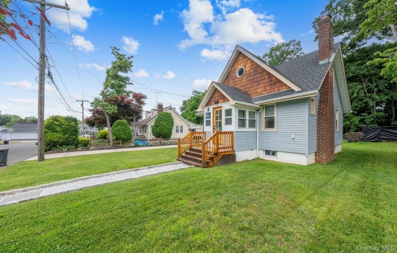 8 Rosewood Ave – photo 1