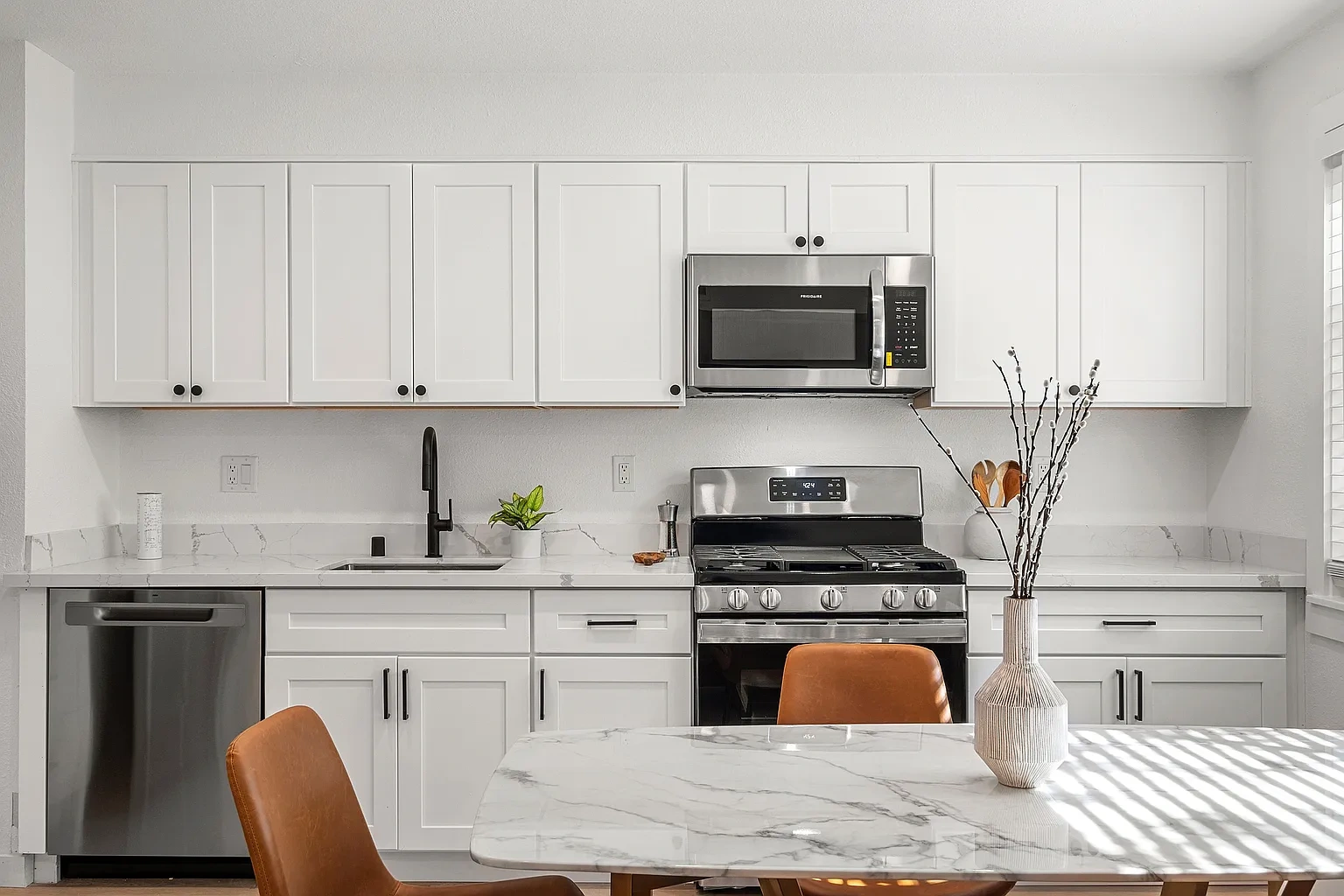 2430 Prospect – photo 1