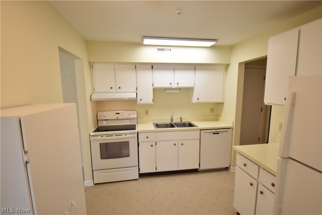 77 Atterbury Blvd unit 208 – photo 5