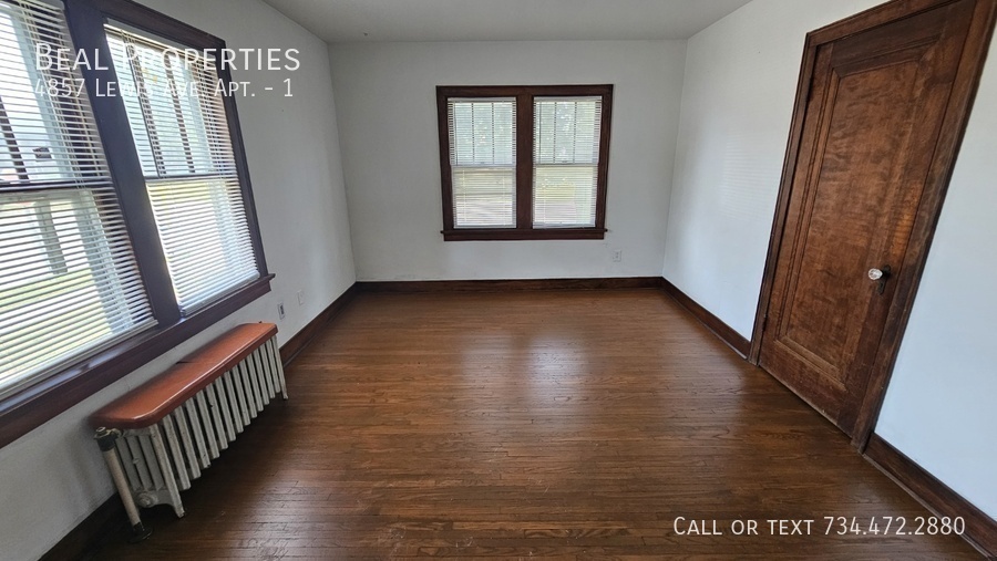 4910 Lewis Ave – photo 2