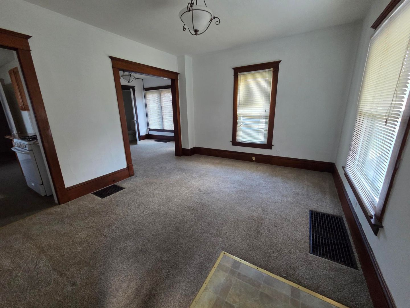 310 Sharp St – photo 3