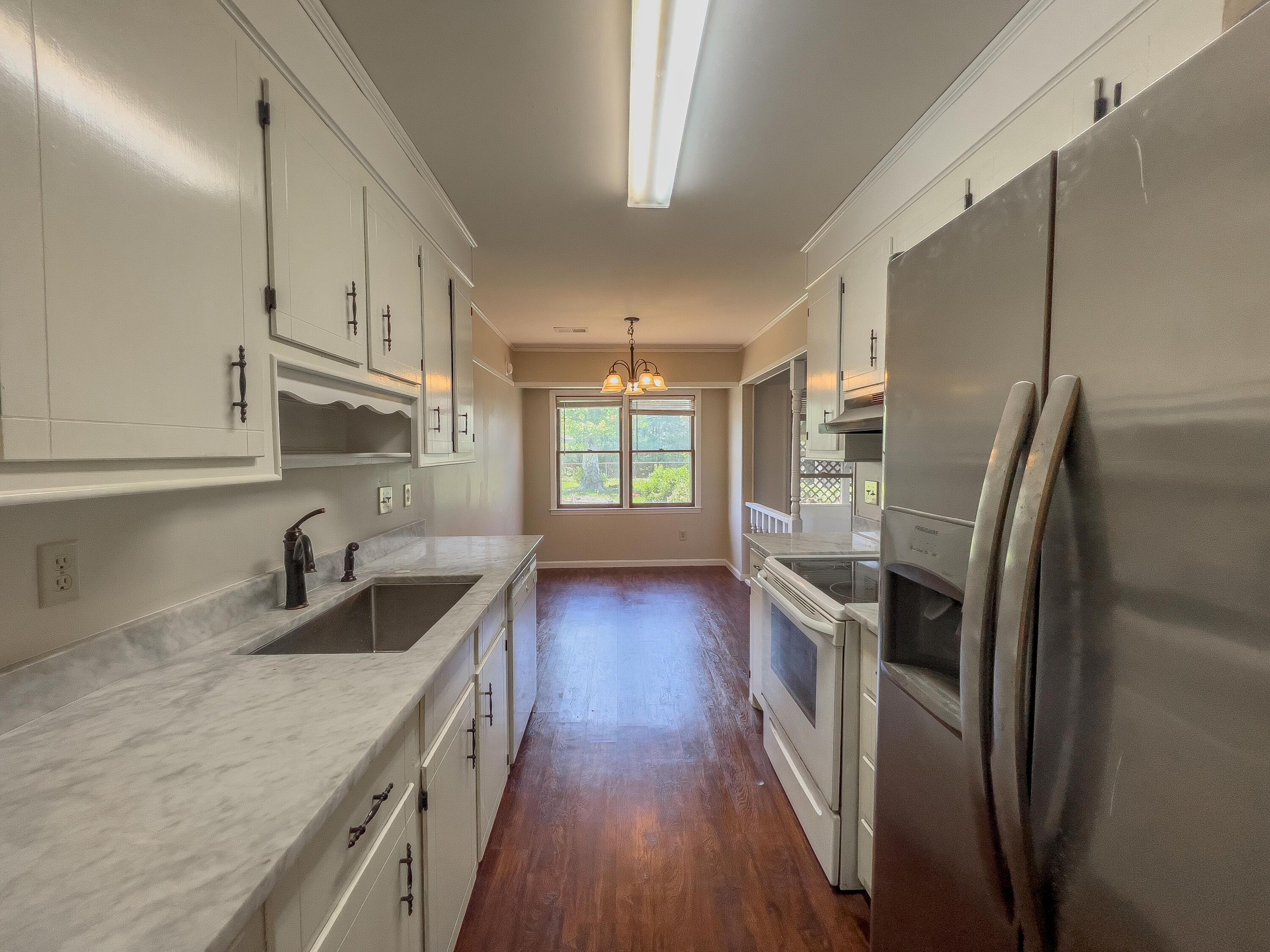 215 Ruffin Rd – photo 2