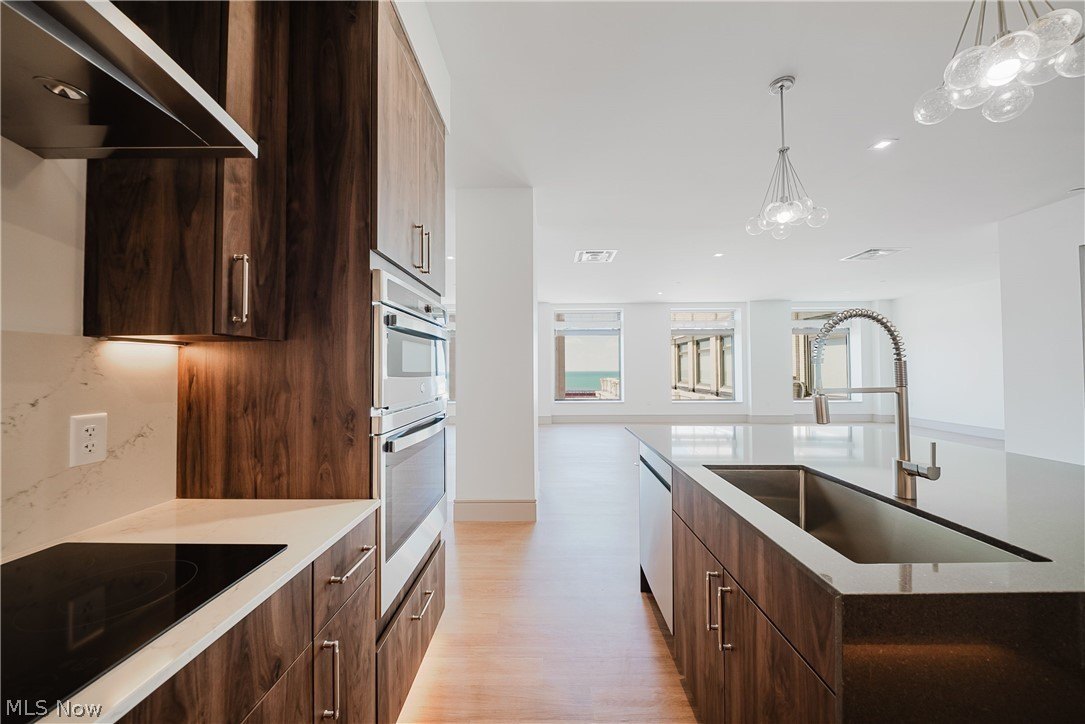 99 W St Clair Ave – photo 5