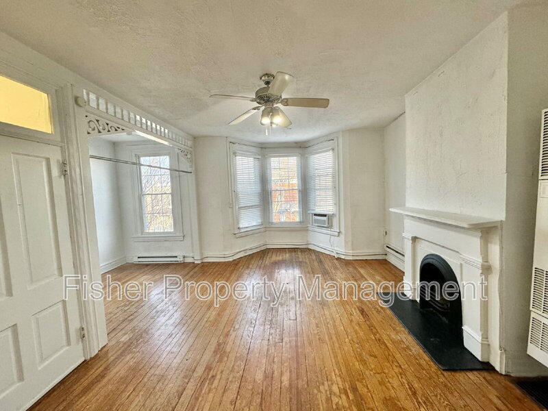 1921 Floyd Ave unit 2 – photo 3