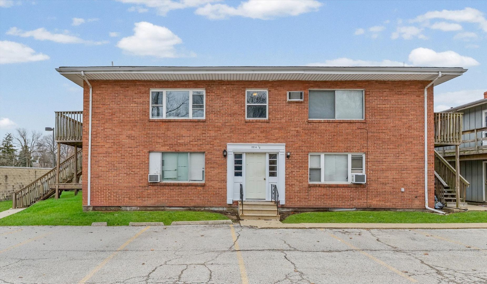 2214 1/2 Peirce Ave unit 1 – photo 3