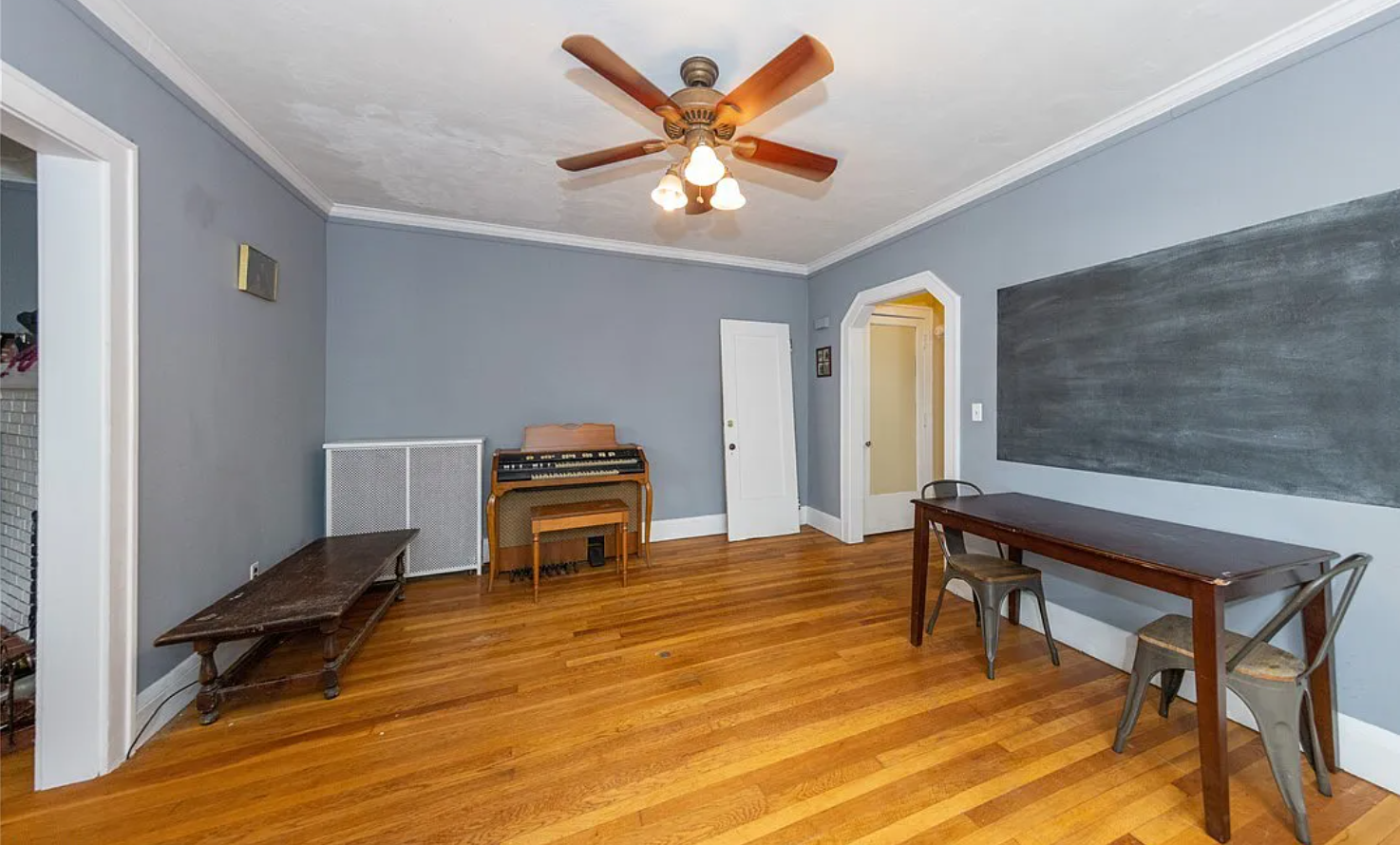 2460 Euclid Heights Blvd – photo 3
