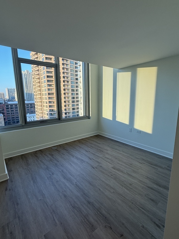 11 N Green St – photo 4