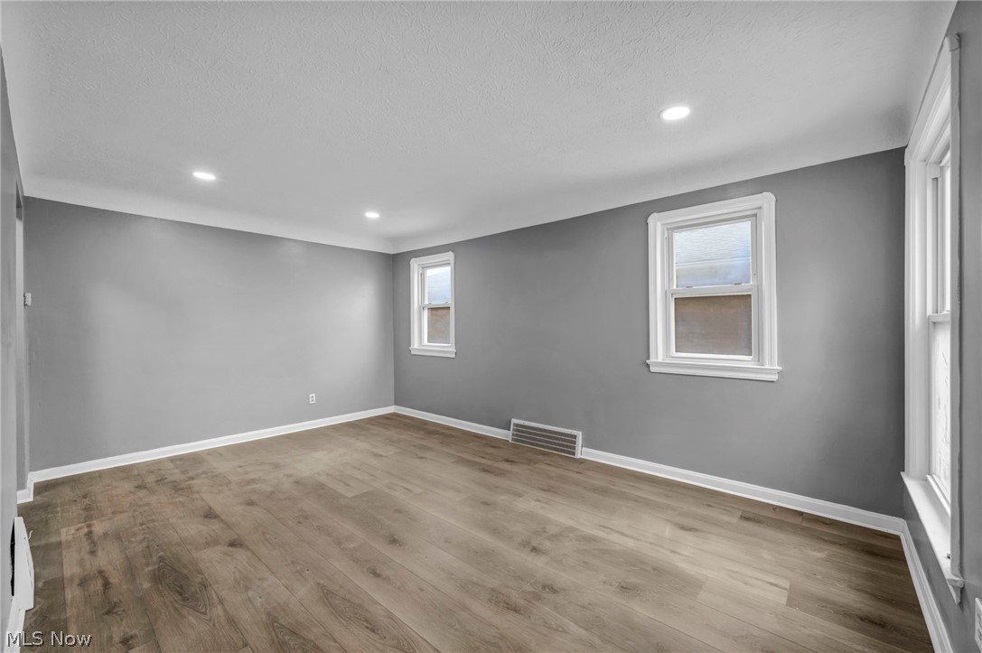 3202 Parklane Dr – photo 5
