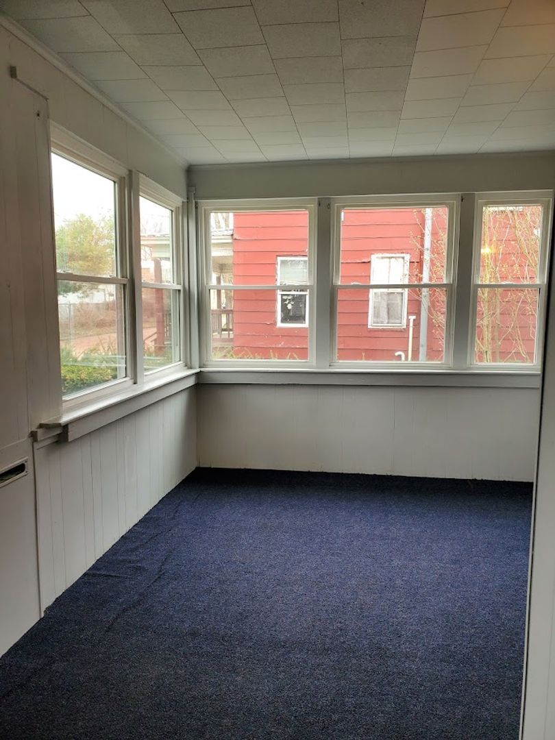 131 Wadsworth Ave – photo 4