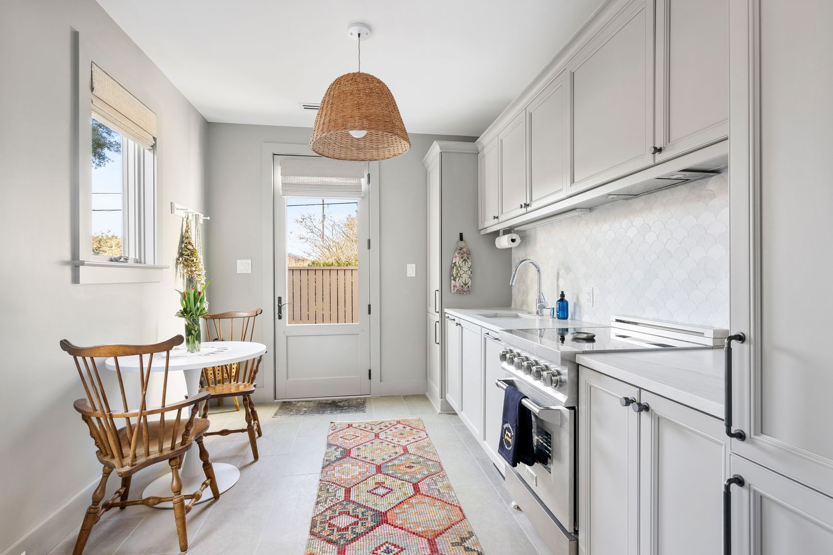 36 10th Ave – photo 1