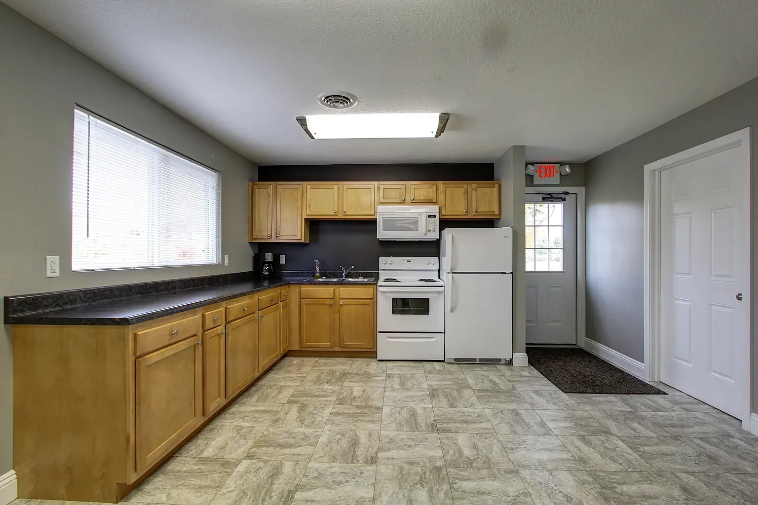 Boulevard Club Apartments – photo 3