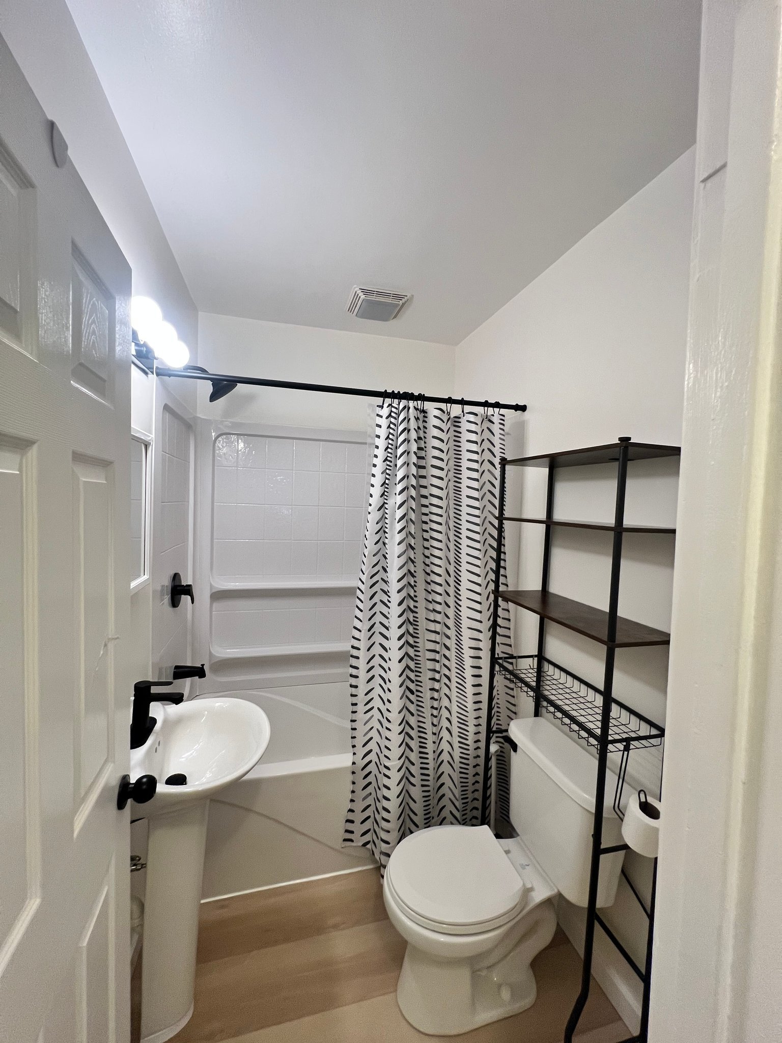 112 Guy St – photo 1
