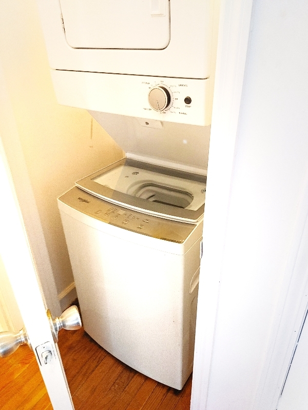 201 Spring St unit ADU studio – photo 5