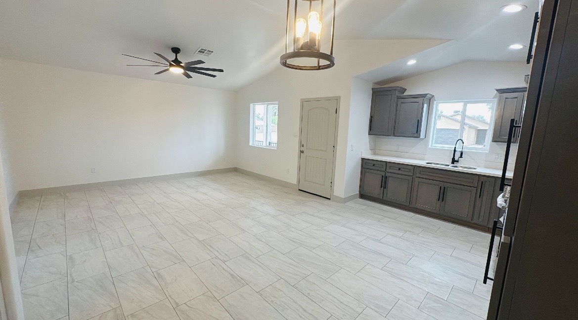 569 S 15th Ave unit A – photo 3