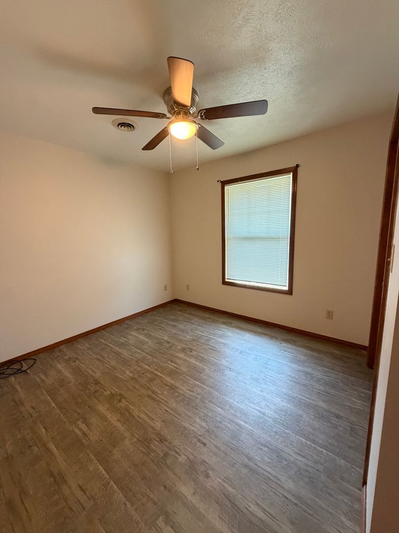 2110 Illinois Ave unit 2110 Illinois Ave – photo 2
