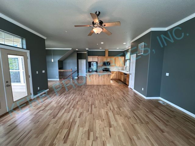 512 SE Espinosa St – photo 4