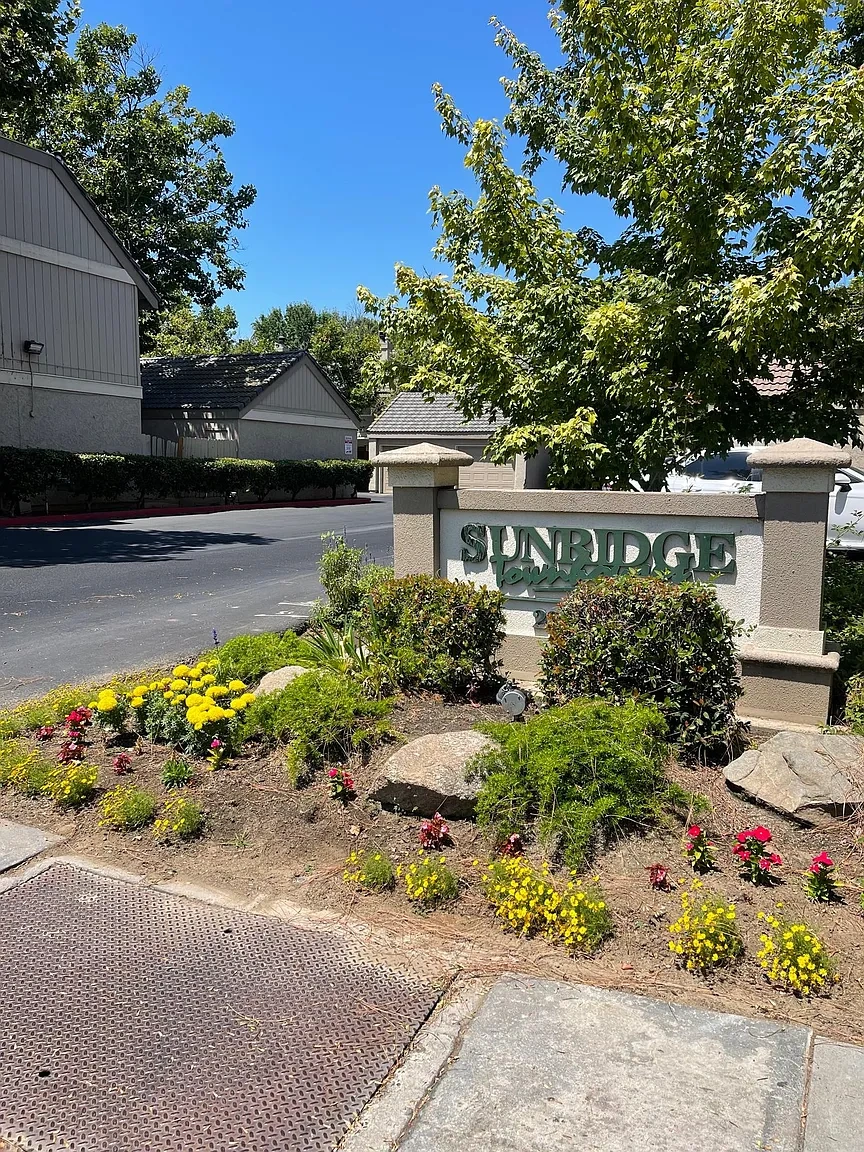 Sunridge Townhomes – photo 1